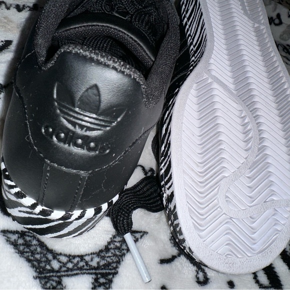 Adidas Superstar 'Zebra Print' Sneaker size 7.5 - Picture 4 of 6